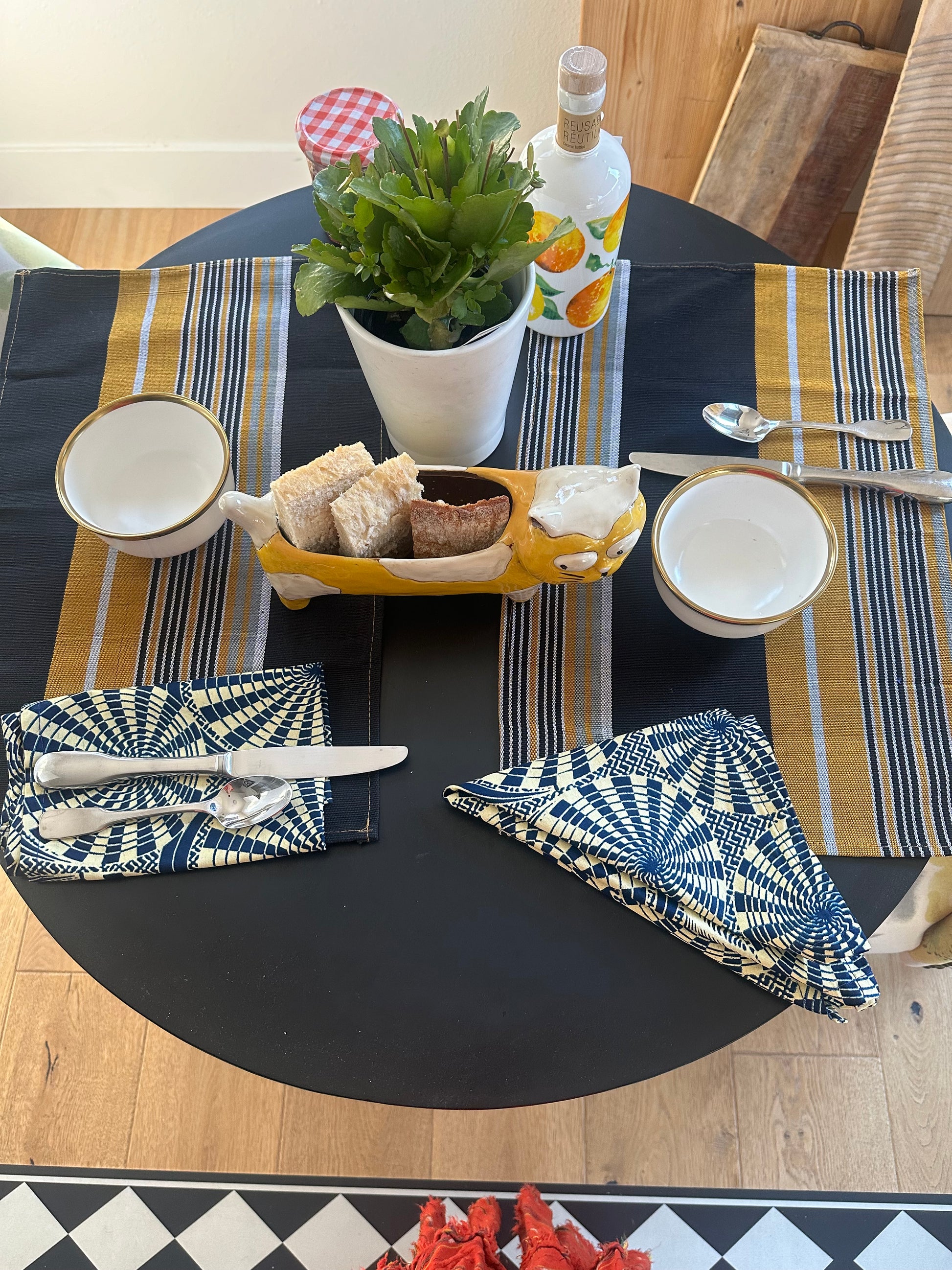 Swirl napkins. SET OF 4